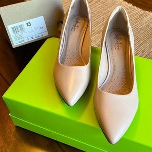 Clarks nude pump size 8 NWT and box